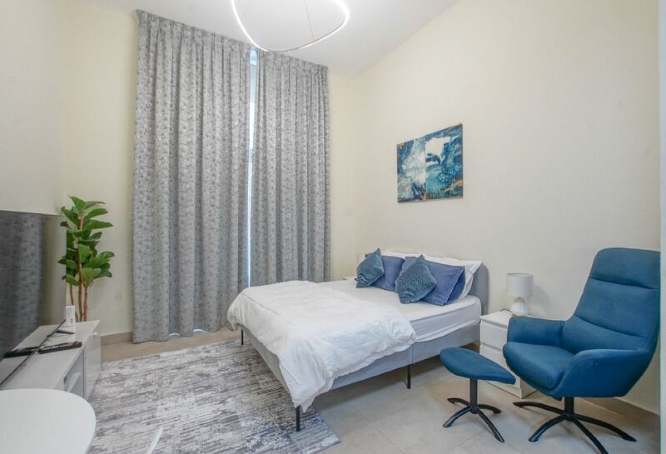 12 CHEQUES| FULLY FURNISHED | PRIME LOCATION gallery image