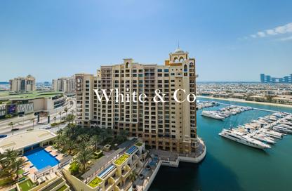 Apartment - 3 - 4 for rent in Emerald - Tiara Residences - Palm Jumeirah - Dubai