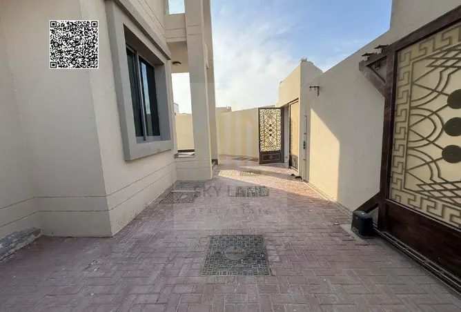 135611669 - Property Image 2