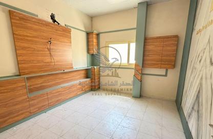 Warehouse - Studio - 1 for rent in Industrial Area 5 - Sharjah Industrial Area - Sharjah