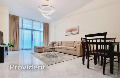 شقة - غرفة نوم - 2 حمامات للايجار في منطقة 18 - قرية جميرا الدائرية - دبي