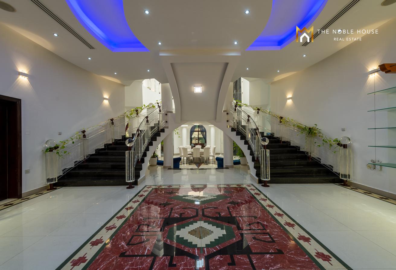 Luxurious Lake-Facing Villa | Emirates Hills photo 30