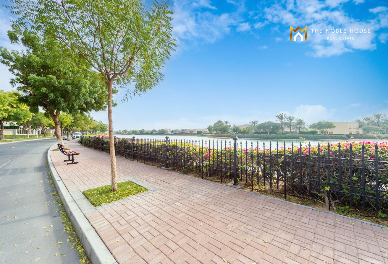 Luxurious Lake-Facing Villa | Emirates Hills photo 26