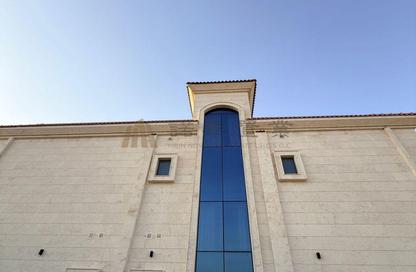 Villa - 4 Bedrooms - 7 Bathrooms for rent in Al Aweer 1 - Al Aweer - Dubai Villa - 4 Bedrooms - 7 Bathrooms for rent in Al Aweer 1 - Al Aweer - Dubai