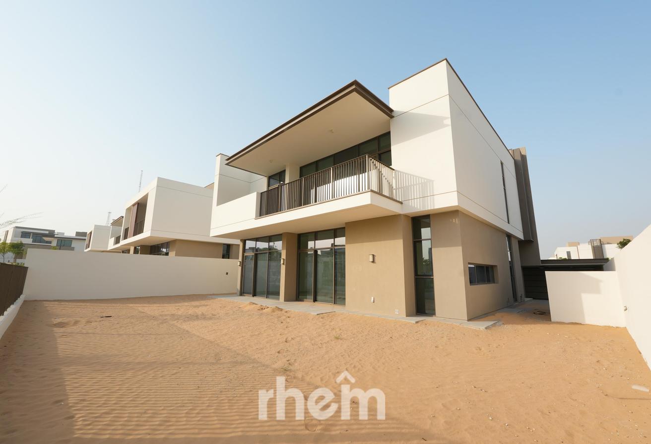 Luxurious Villa | Private Garden | Spacious Layout photo 19