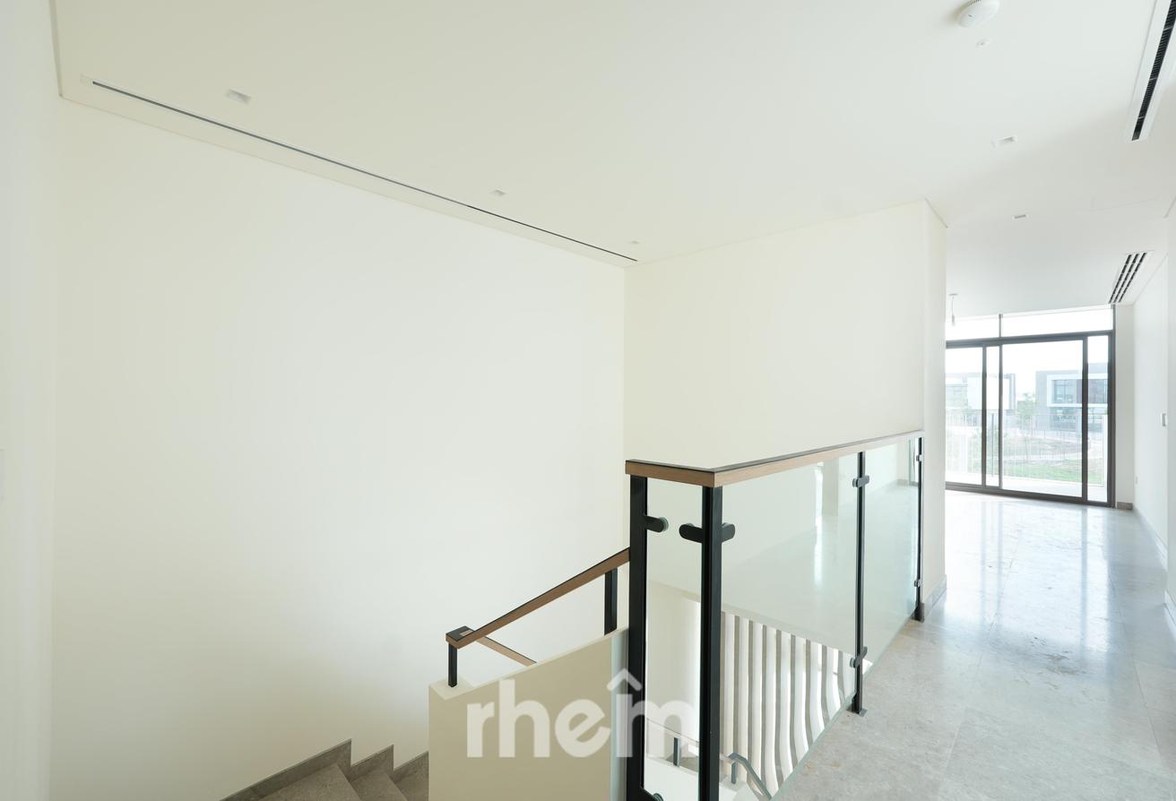 Luxurious Villa | Private Garden | Spacious Layout photo 10