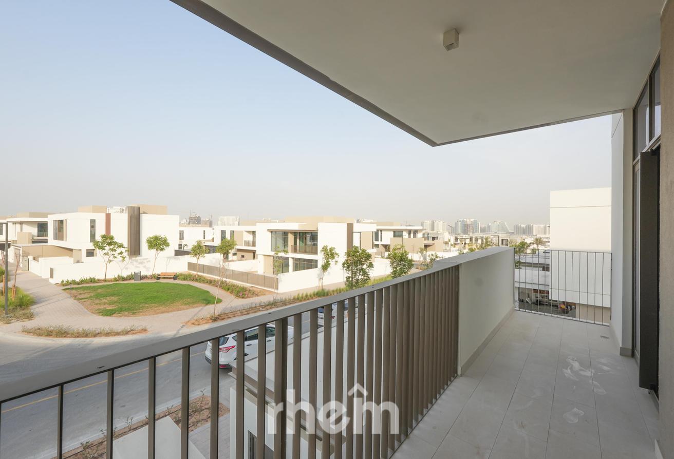 Luxurious Villa | Private Garden | Spacious Layout photo 17