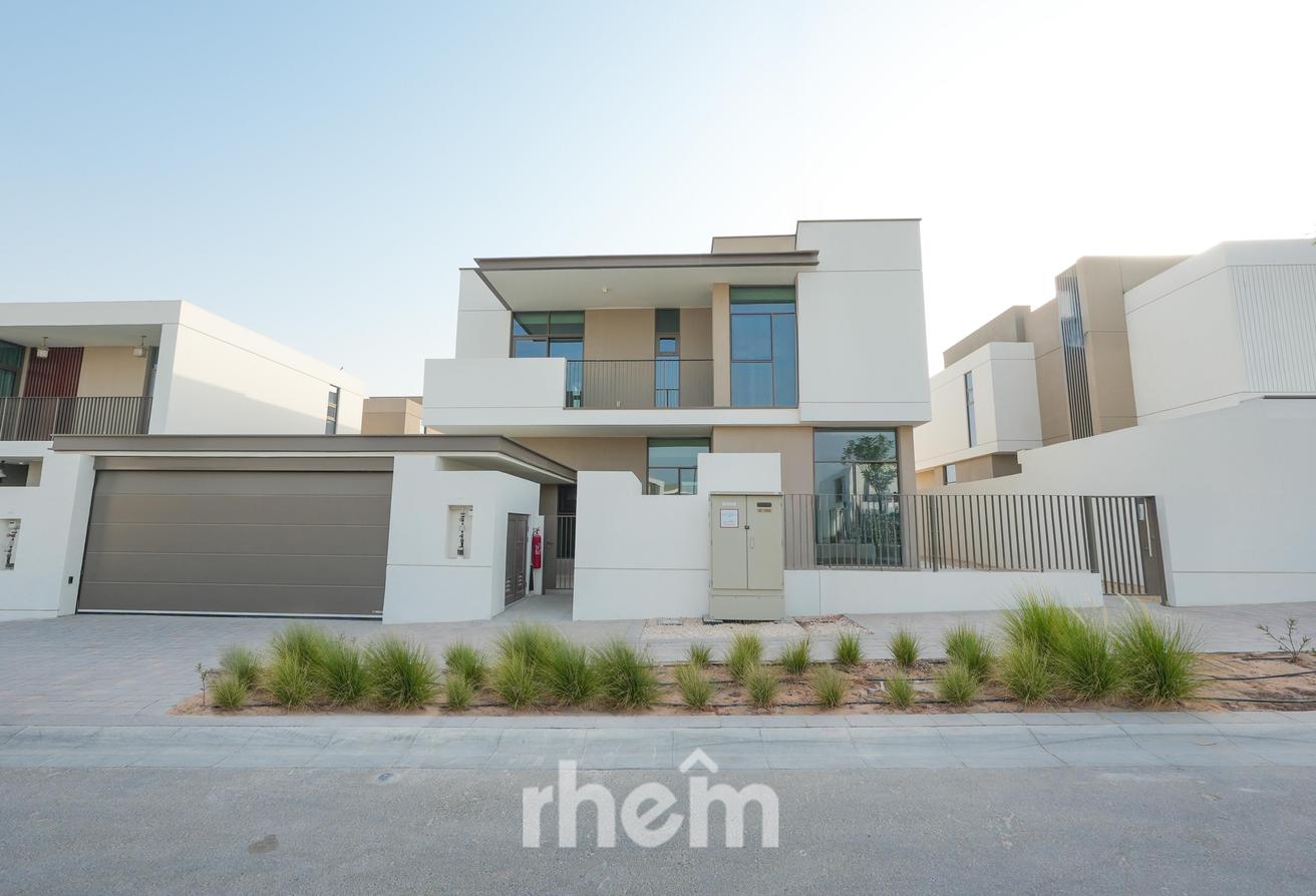 Luxurious Villa | Private Garden | Spacious Layout photo 22