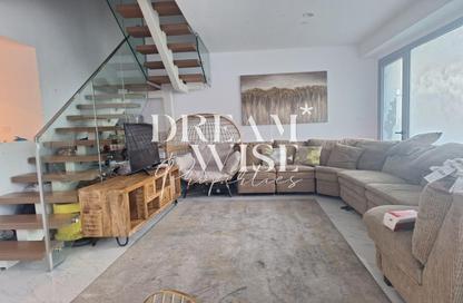 Apartment - 3 Bedrooms - 3 Bathrooms for rent in Oasis 1 - Oasis Residences - Masdar City - Abu Dhabi