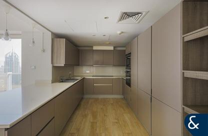 Apartment - 3 Bedrooms - 4 Bathrooms for sale in Marina Tower - Dubai Marina - Dubai