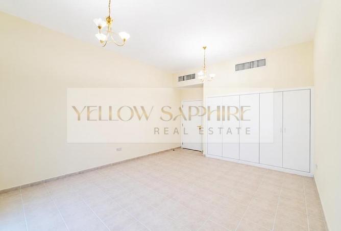 Spacious 3BR | Maid Room | Pool & Gym photo 3