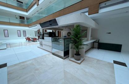 Shop - Studio - 2 Bathrooms for rent in Makeen Building - Airport Road - Al Garhoud - Dubai