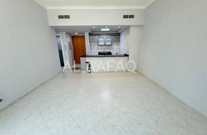 Apartment - 1 Bedroom - 1 Bathroom for rent in Al Majaz 3 - Al Majaz - Sharjah Apartment - 1 Bedroom - 1 Bathroom for rent in Al Majaz 3 - Al Majaz - Sharjah