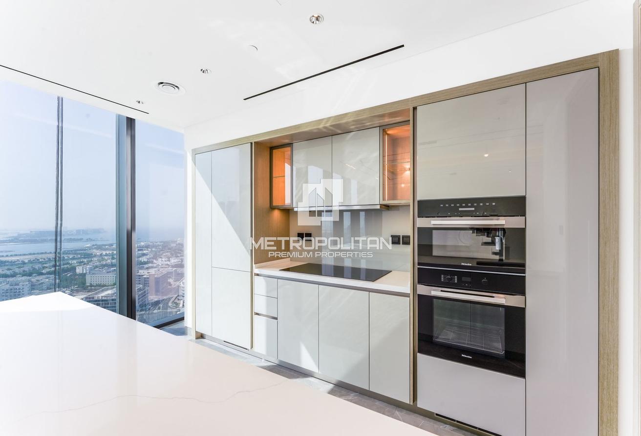 Rare Layout | High Floor | Full Palm and Sea View photo 6