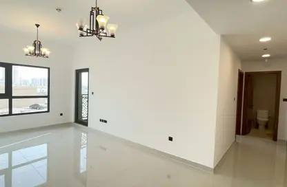 شقة - غرفة نوم - 2 حمامات للايجار في جداف فيوز - الجداف - دبي