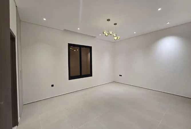 104125018 - Property Image 3