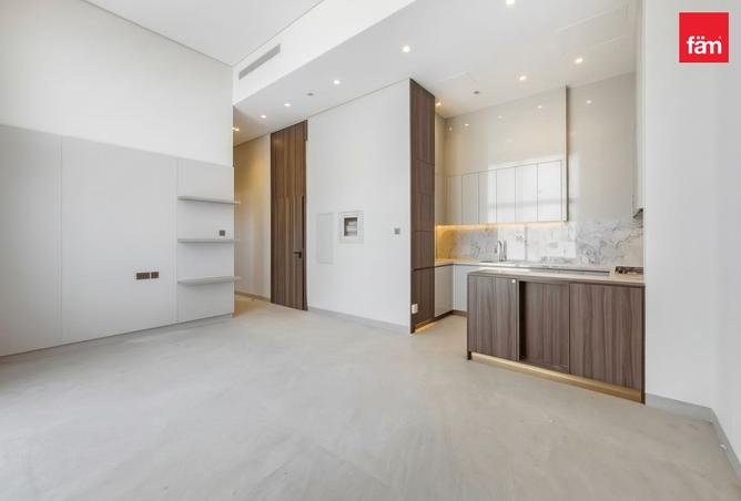 Brand New | Spacious | Vacant | Close to Exit