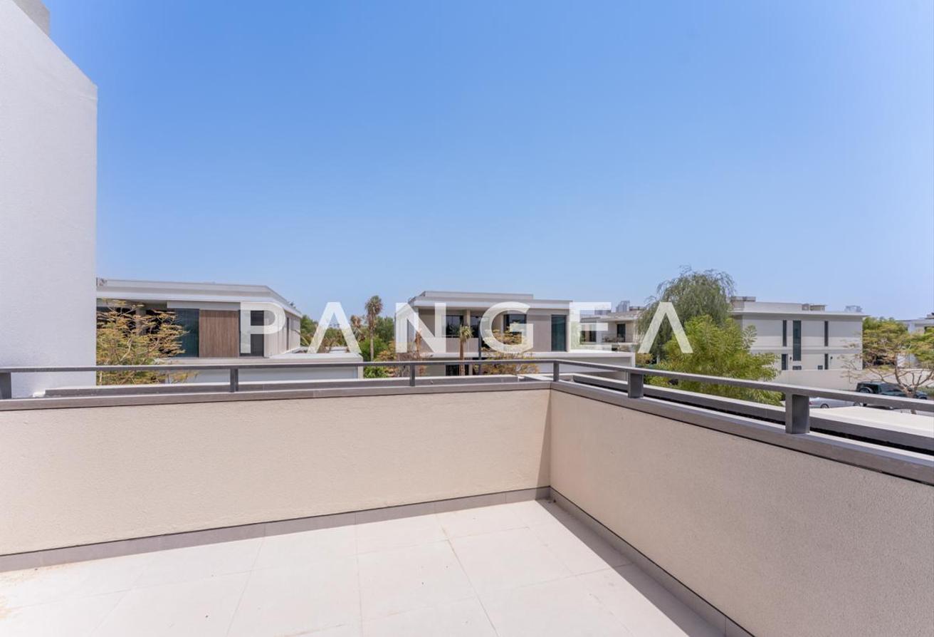 Near RGS Lagoon | Upgraded | Park Backing photo 23