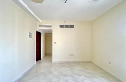 Apartment - 1 Bedroom - 2 Bathrooms for rent in Muwailih Building - Muwaileh - Sharjah