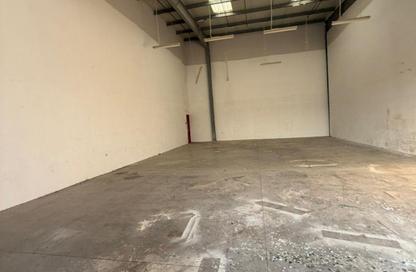 Warehouse - Studio for rent in Umm Al Thuoob - Umm Al Quwain