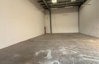 Warehouse - Studio for rent in Umm Al Thuoob - Umm Al Quwain