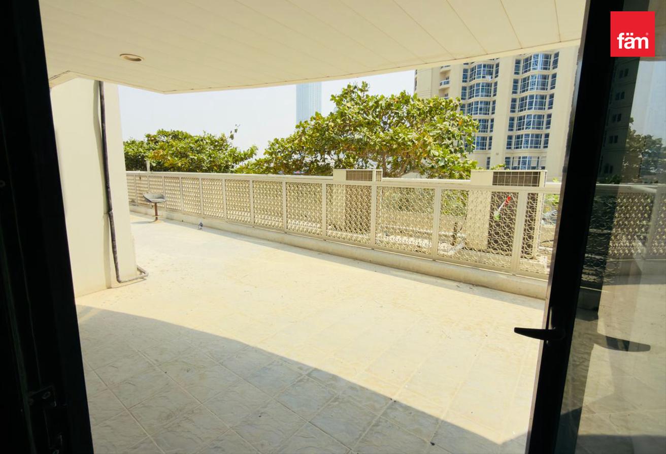 Chiller Free | Next To Metro | Low Floor | Balcony photo 4
