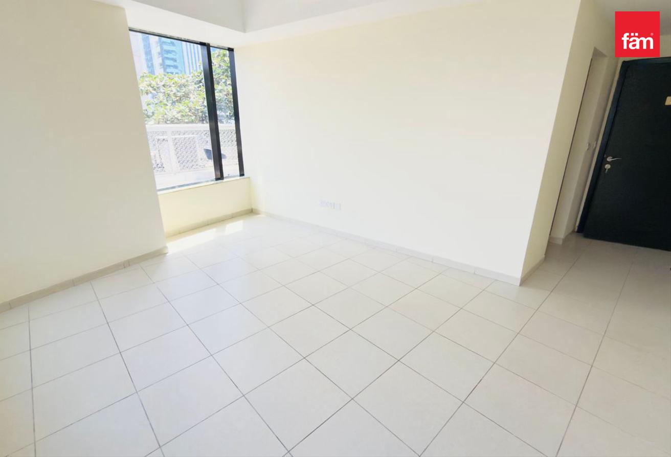 Chiller Free | Next To Metro | Low Floor | Balcony photo 6