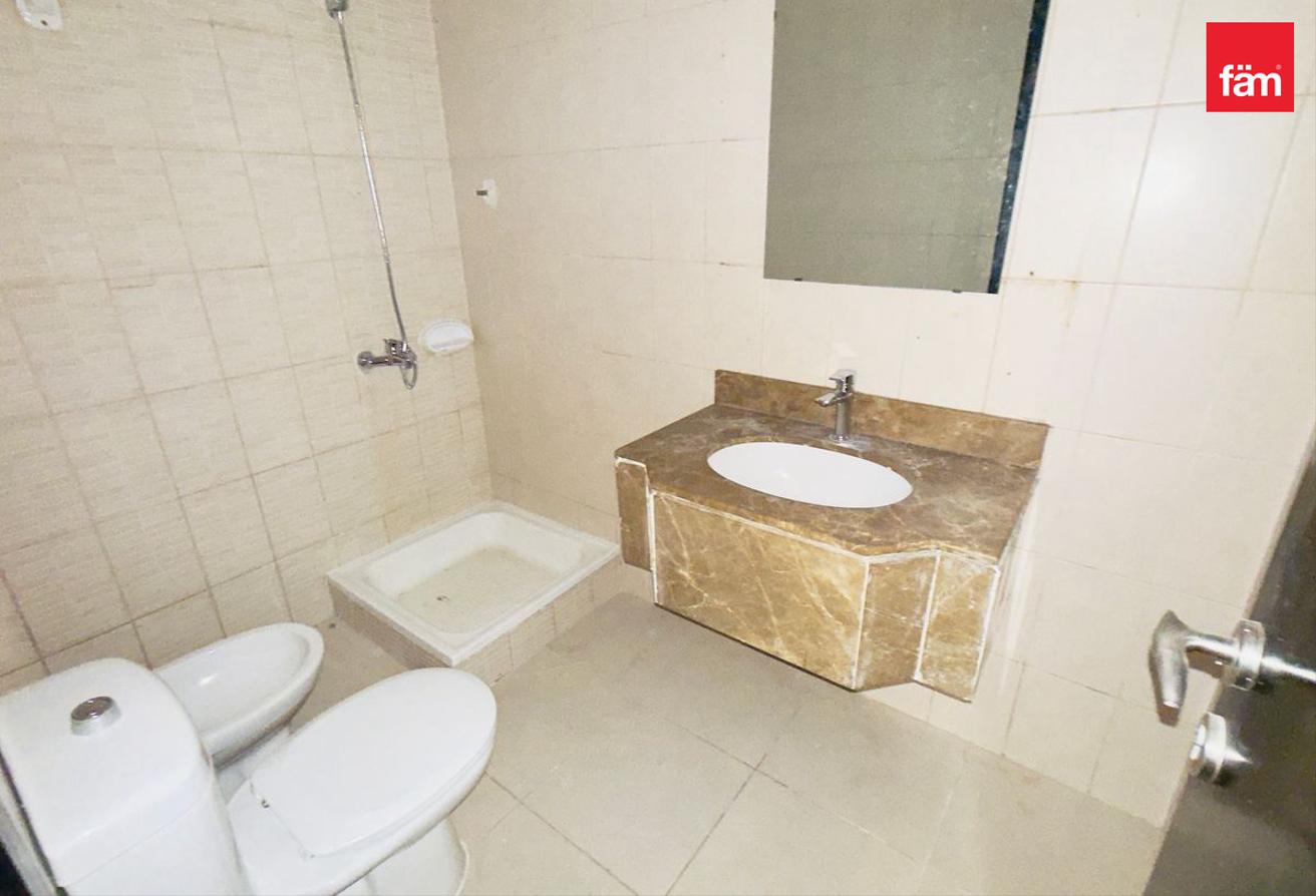 Chiller Free | Next To Metro | Low Floor | Balcony photo 10