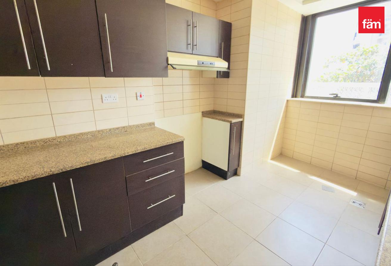 Chiller Free | Next To Metro | Low Floor | Balcony photo 9