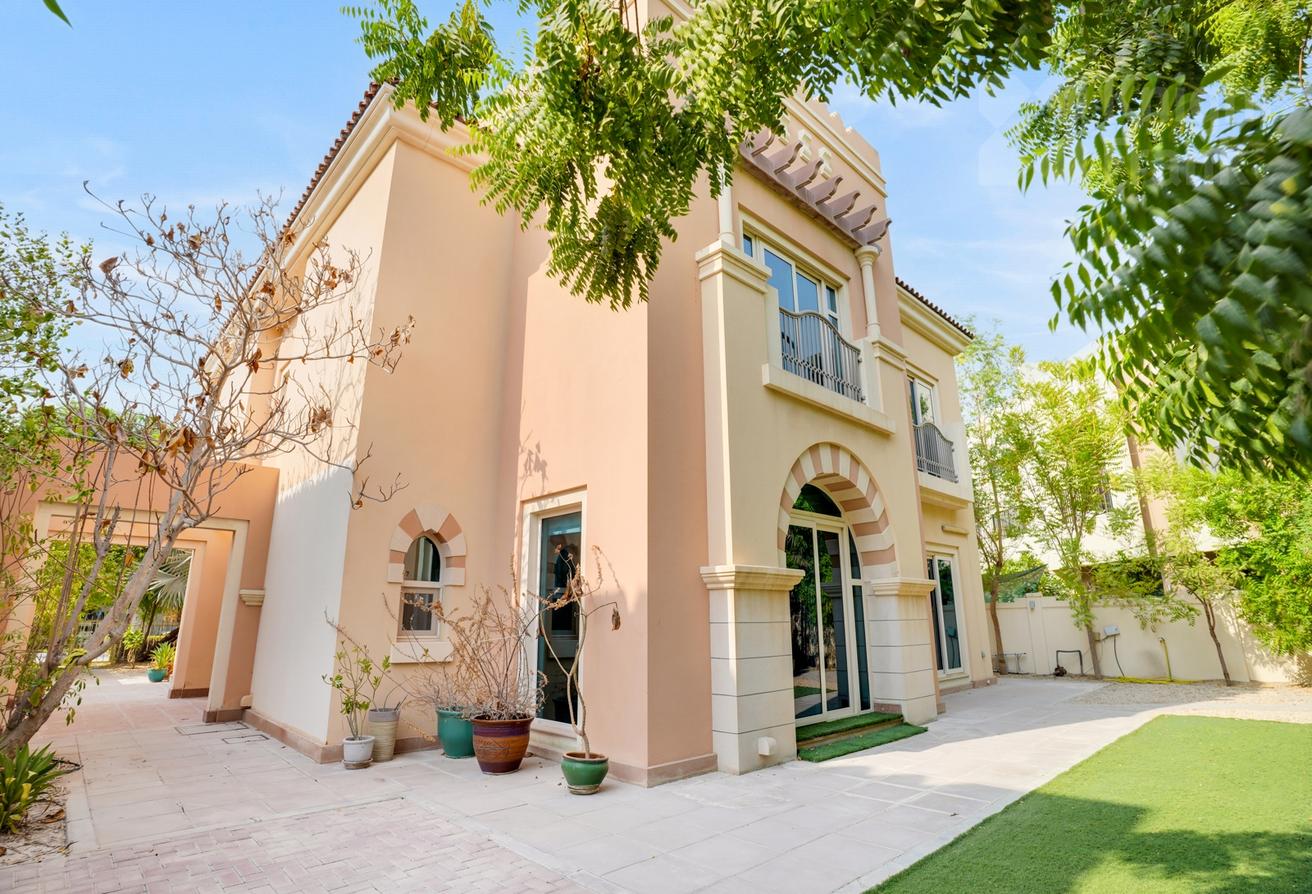 5BR Type C1 Villa | Vacant | Esmeralda photo 27