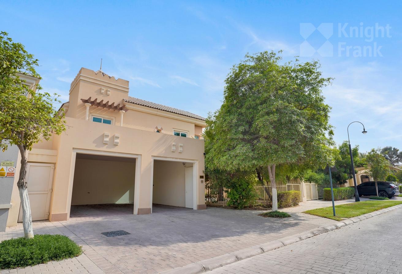 5BR Type C1 Villa | Vacant | Esmeralda photo 30