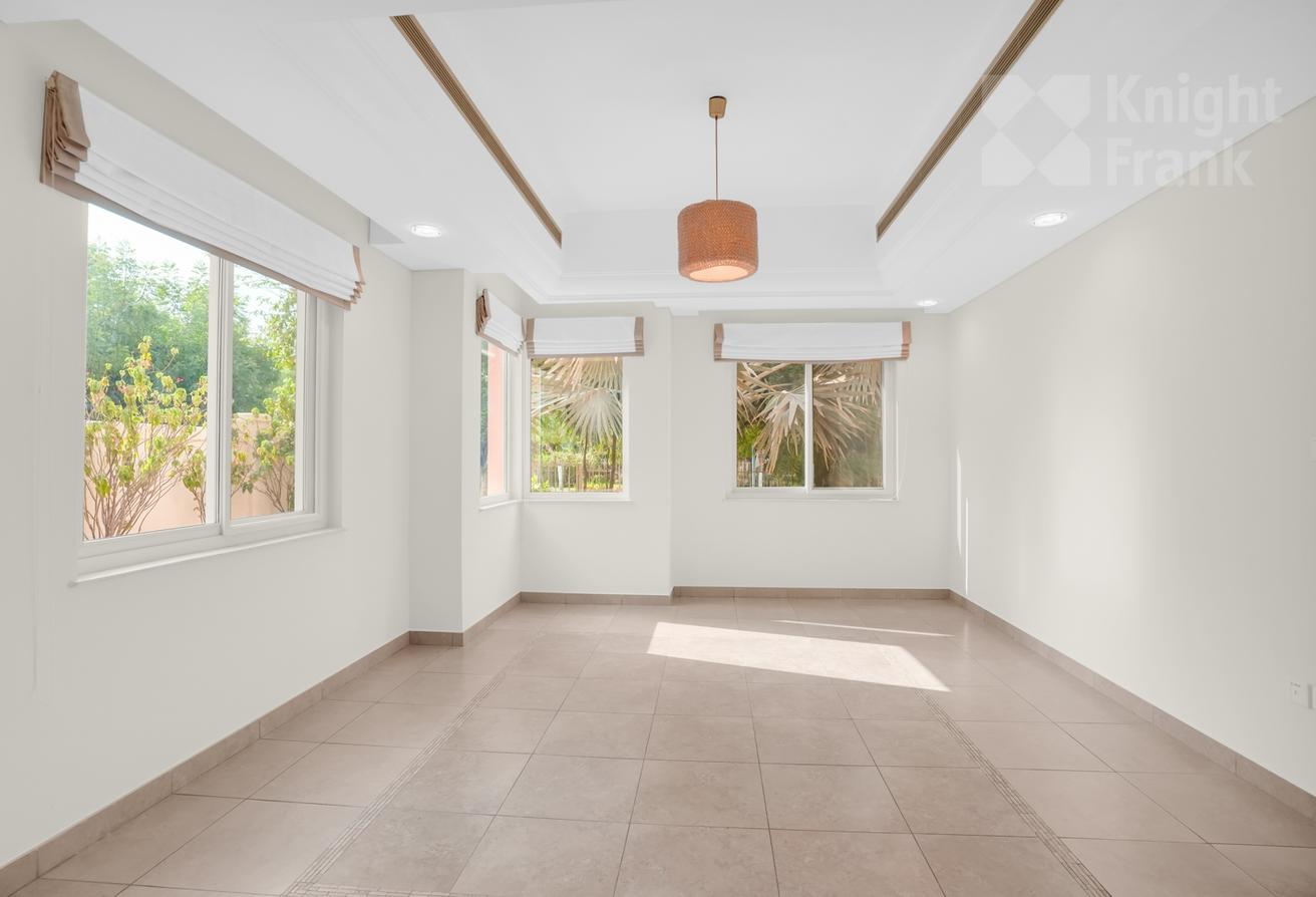 5BR Type C1 Villa | Vacant | Esmeralda photo 10
