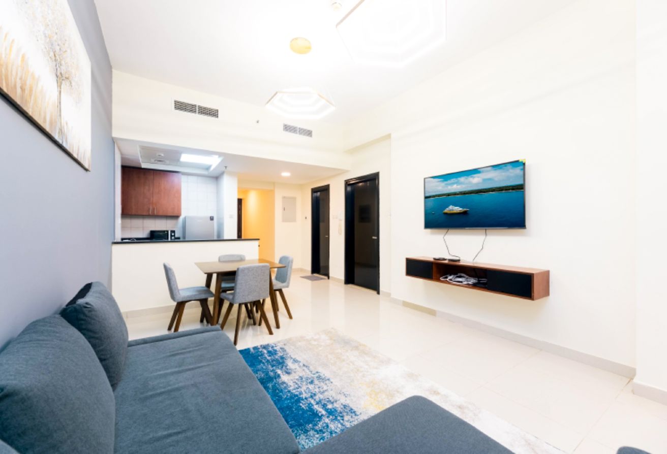 High Floor  | Great Layot | Near Metro