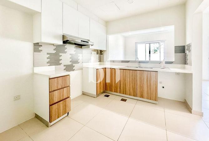 76566357 - Property Image 3