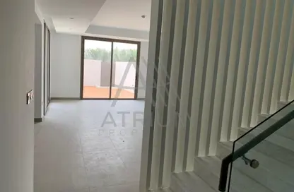 تاون هاوس - 4 غرف نوم - 5 حمامات للايجار في ريدوودز - فدان ياس - جزيرة ياس - أبوظبي