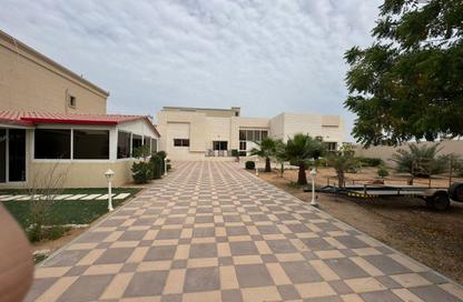 Villa - 4 Bedrooms - 5 Bathrooms for rent in Al Riffa - Ras Al Khaimah