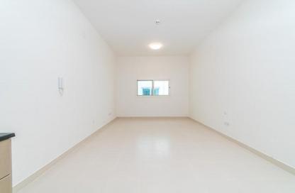 Apartment - Studio - 1 Bathroom for rent in Al Muteena - Deira - Dubai