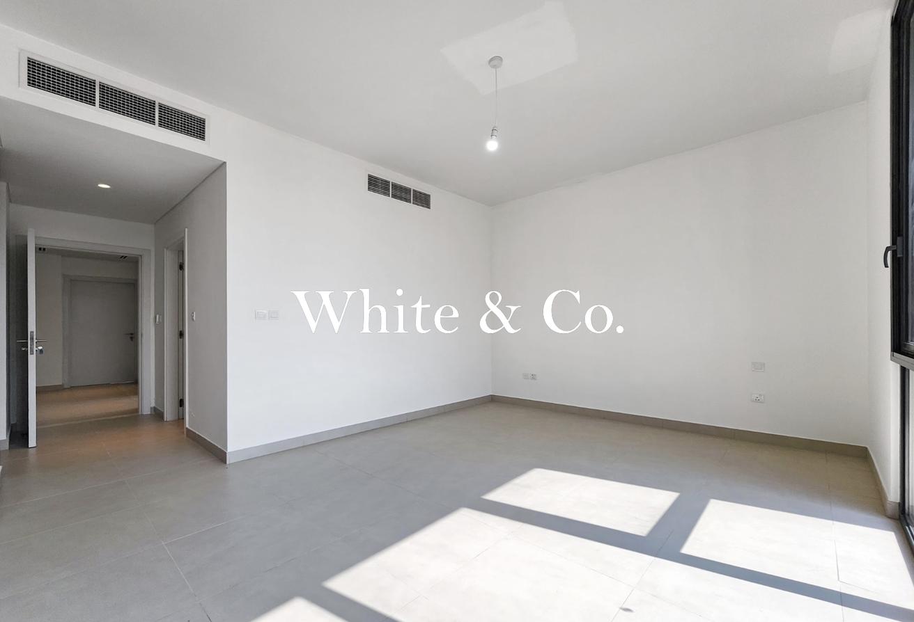 End-Unit | Park Backing | Vacant Now photo 24