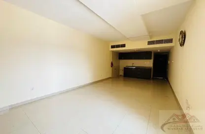 Apartment - 1 Bathroom for rent in Al Nada Tower - Al Nahda - Sharjah