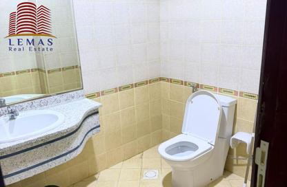 Apartment - 1 Bedroom - 2 Bathrooms for rent in Corniche Tower - Ajman Corniche Road - Ajman