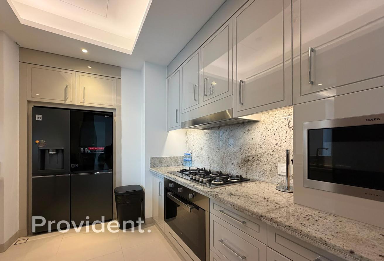 Luxury | Bills Included | Largest Layout photo 9