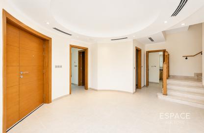 Villa - 5 Bedrooms - 5 Bathrooms for rent in District 2 - Jumeirah Park - Dubai Villa - 5 Bedrooms - 5 Bathrooms for rent in District 2 - Jumeirah Park - Dubai