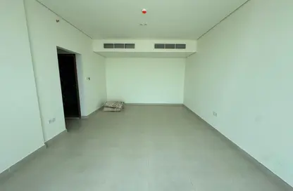 Apartment - 2 Bedrooms - 3 Bathrooms for rent in AlFalah - Muwaileh Commercial - Sharjah