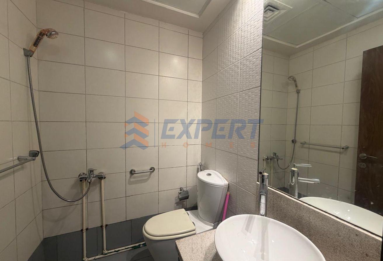 Ready and Vacant | High Floor | Full SZR View photo 9