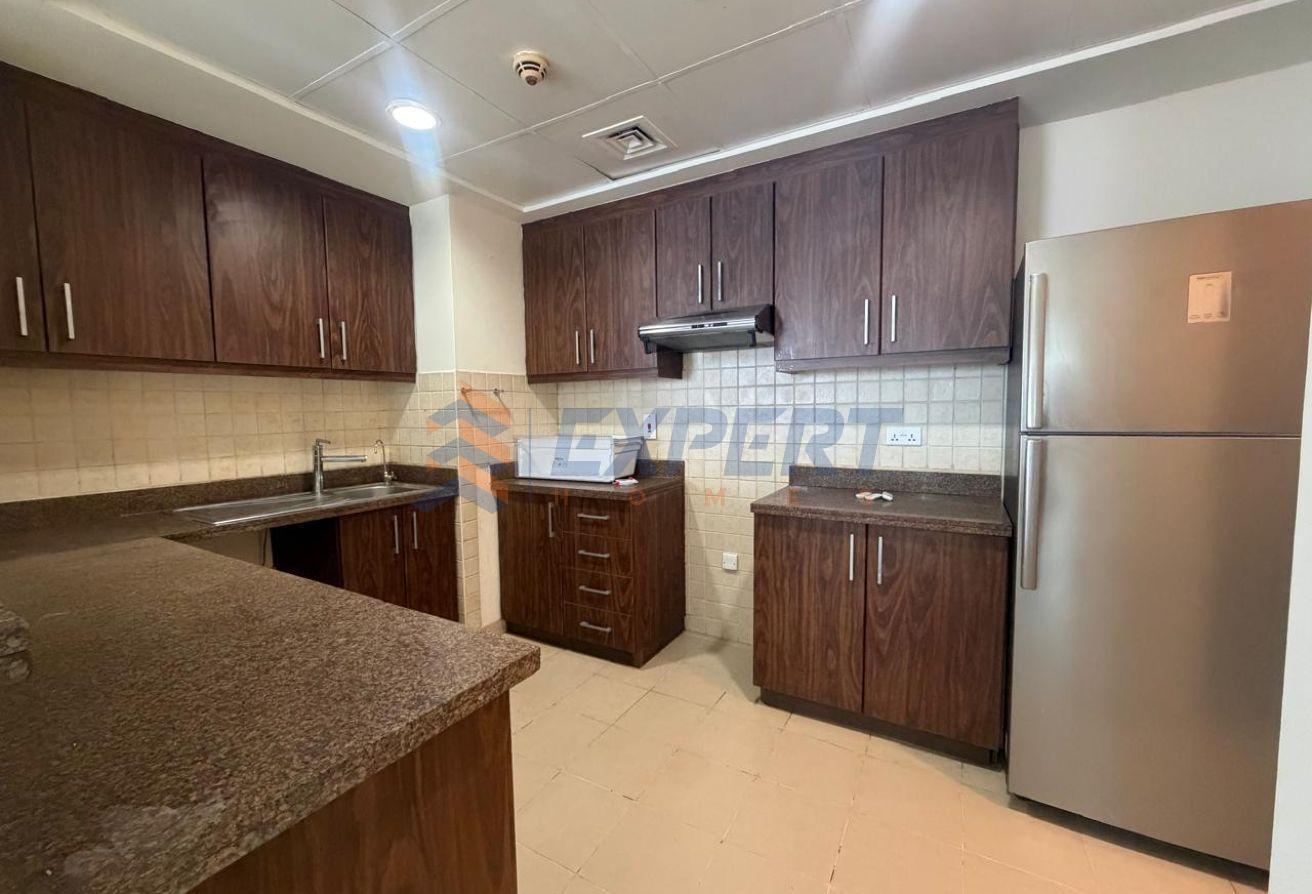 Ready and Vacant | High Floor | Full SZR View photo 5