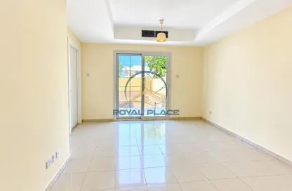 Villa - 2 Bedrooms - 2 Bathrooms for rent in Springs 11 - The Springs - Dubai