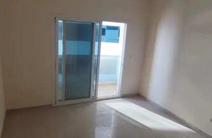 شقة - 2 غرف نوم - 2 حمامات للايجار في التعاون - الشارقة