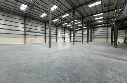 Warehouse - Studio for sale in Phase 1 - Dubai Investment Park (DIP) - Dubai