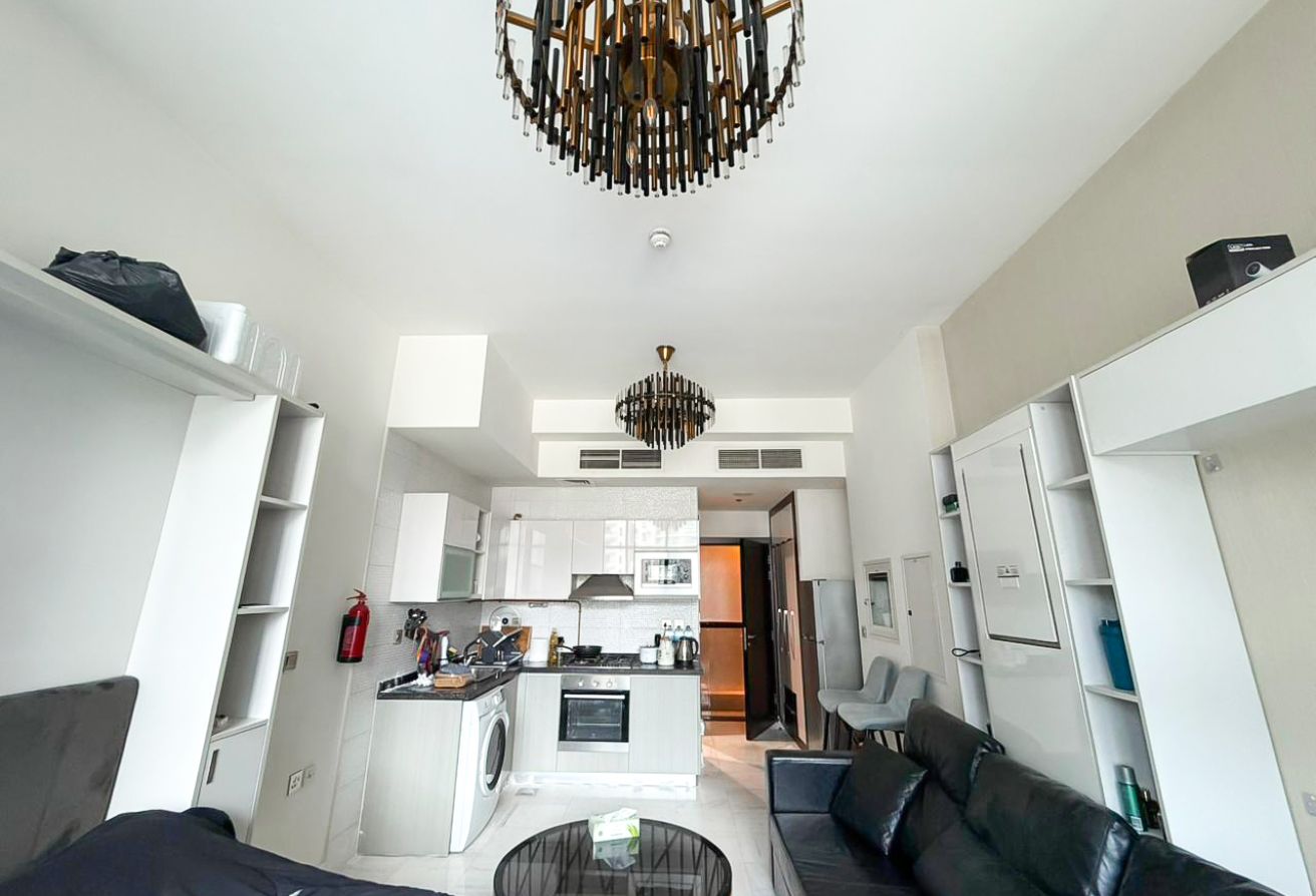 Prime Location | Amenities View | Middle Floor