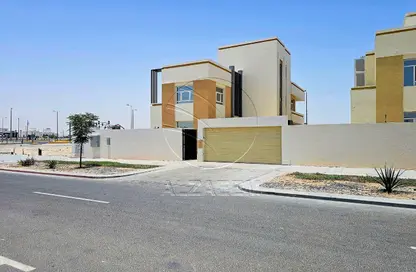 Villa - 5 Bedrooms - 6 Bathrooms for sale in Alreeman - Al Shamkha - Abu Dhabi